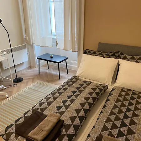 Dohany By Kalvin Apartment *