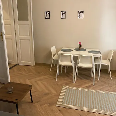 Apartment Dohany By Kalvin *