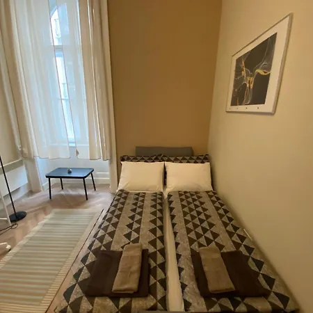 Dohany By Kalvin Apartment