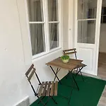 Dohany By Kalvin Apartment