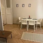 Apartment Dohany By Kalvin *