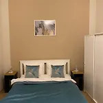 Dohany By Kalvin Apartment