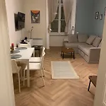 Apartment Dohany By Kalvin