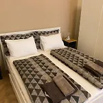 Dohany By Kalvin Apartment *