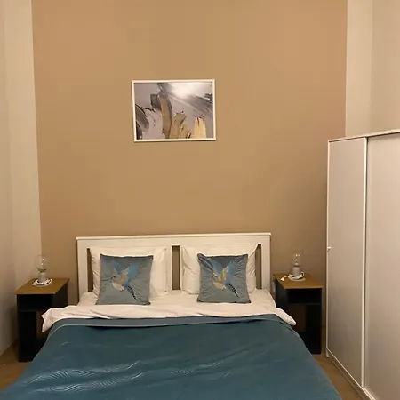 Dohany By Kalvin Apartment